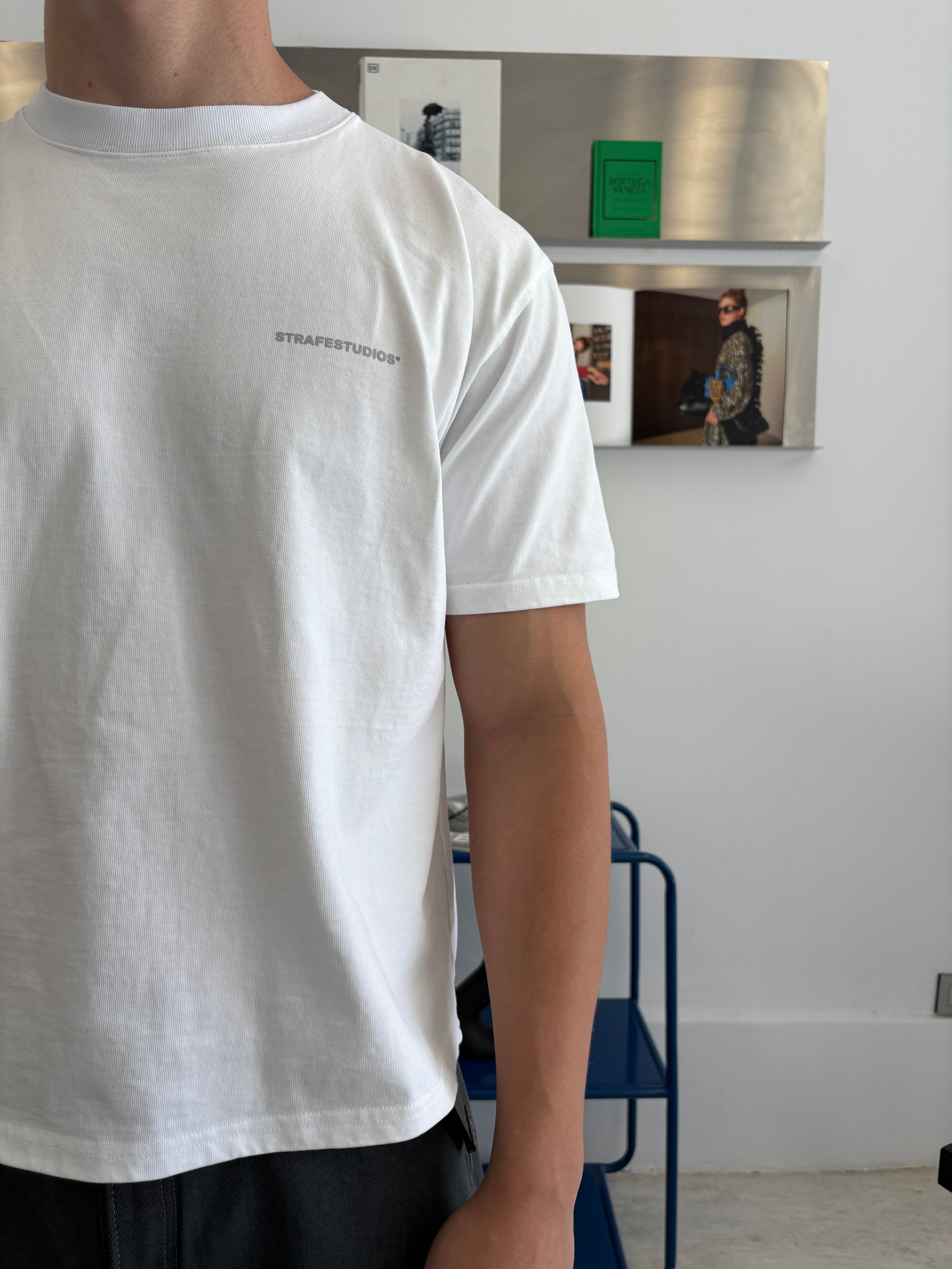 WHITE BASIC T-SHIRT