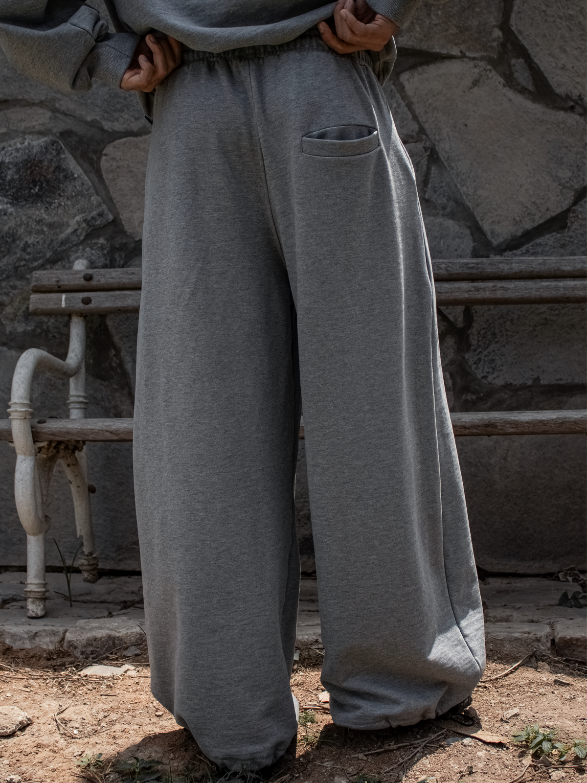 SHIELD SWEATPANT