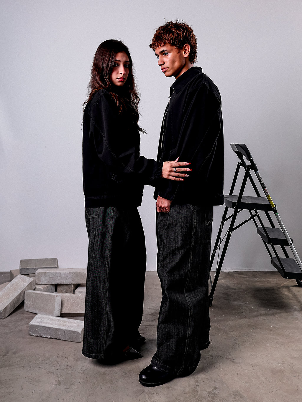 LOOSE RAW DENIM