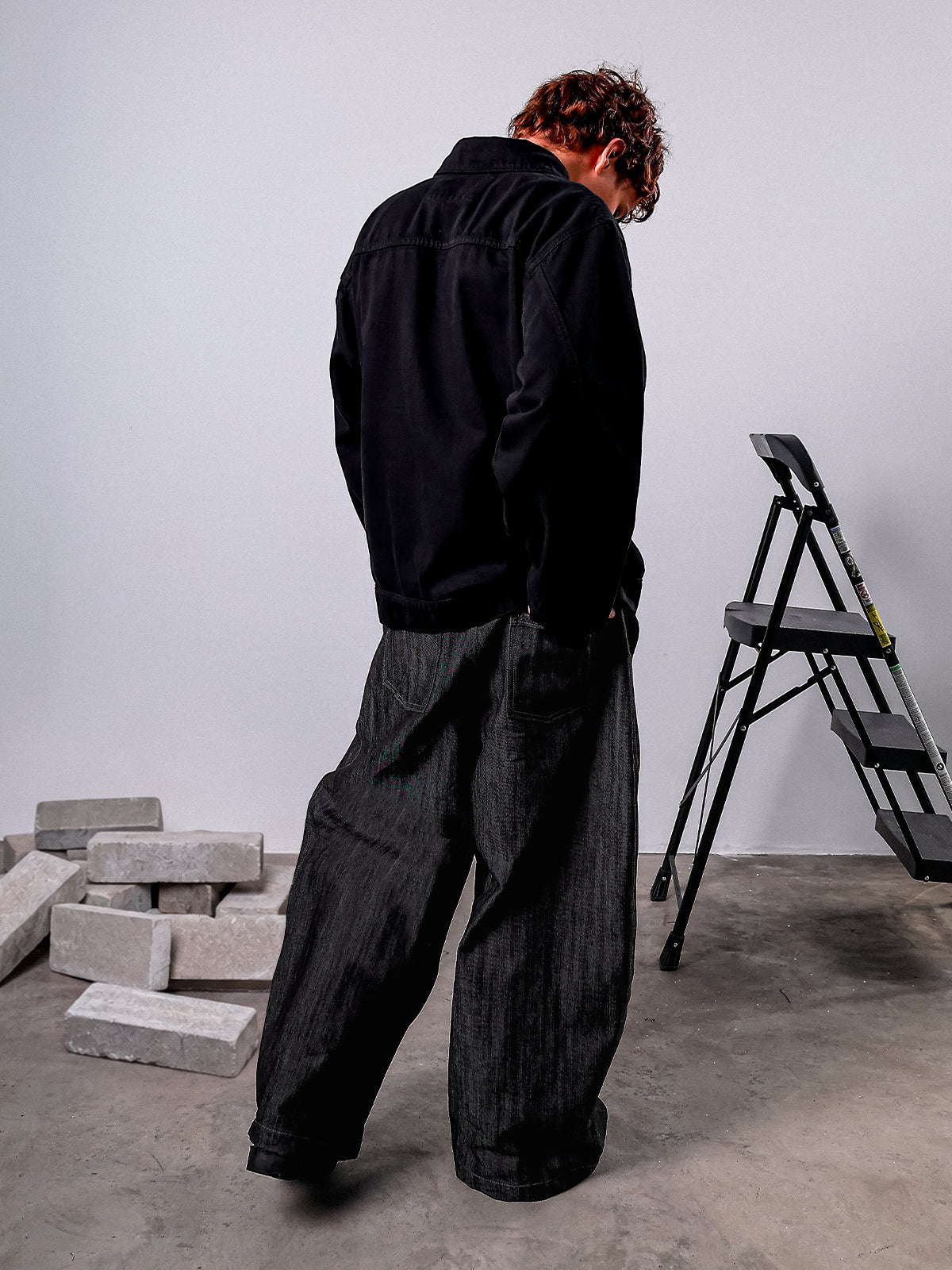 LOOSE RAW DENIM